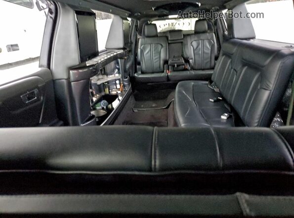 2L1MJ5LT4JBL01207 2018 LINCOLN MKT Black Widok wnętrza z tyłu
