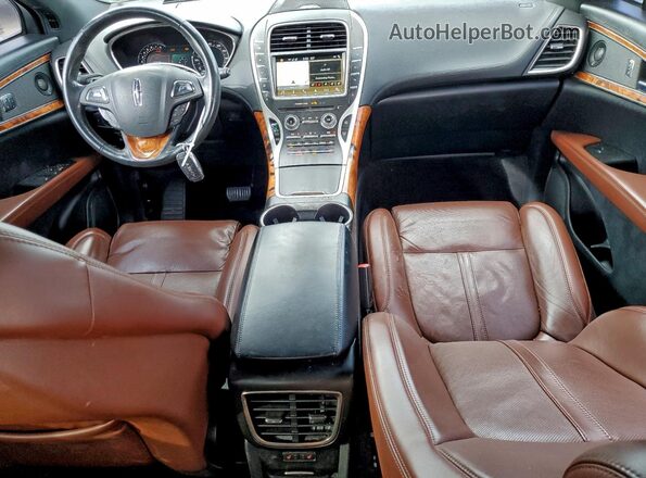 2LMPJ6LR4JBL39823 2018 LINCOLN MKX White Vista del salpicadero