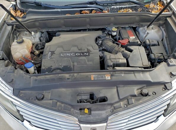 2LMPJ6LR4JBL39823 2018 LINCOLN MKX White Vista del compartimento del motor