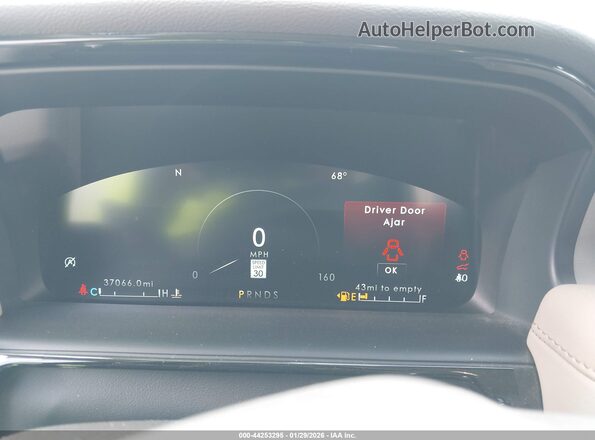2LMPJ8J94PBL29865 2023 LINCOLN NAUTILUS Темно-бордовый Вид задних сидений