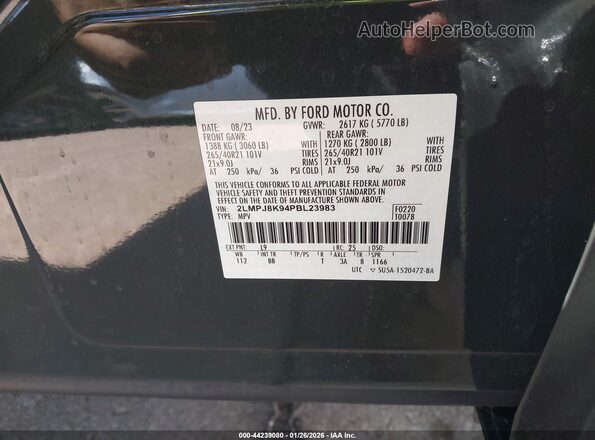 2LMPJ8K94PBL23983 2023 LINCOLN NAUTILUS Green Vista del compartimento del motor
