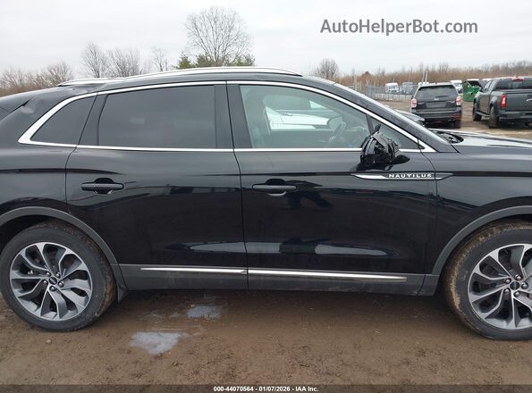 2LMPJ8KP4PBL22038 2023 LINCOLN NAUTILUS Черный Вид задней части салона