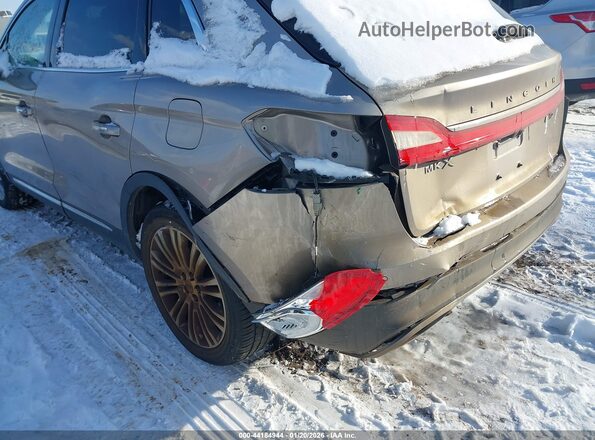 2LMPJ8LR6JBL50057 2018 LINCOLN MKX Коричневый Вид спереди