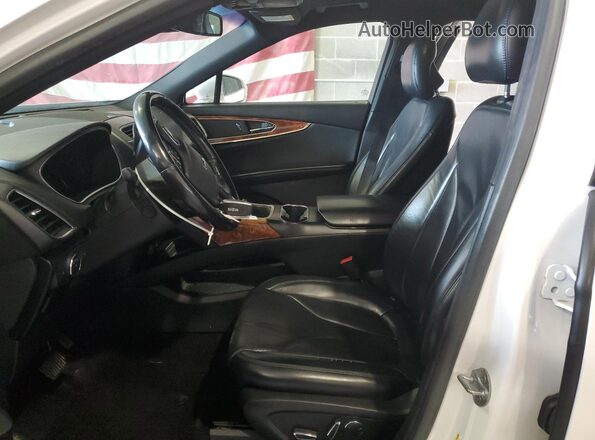 2LMPJ8LR7JBL41271 2018 LINCOLN MKX White Вид салону спереду