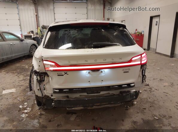2LMPJ9JR2HBL45411 2017 LINCOLN MKX Белый Вид спереди