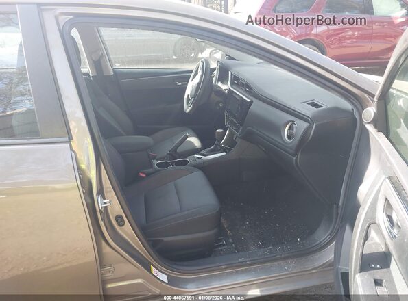 2T1BURHE3JC114051 2018 TOYOTA LL Gray Front interior view