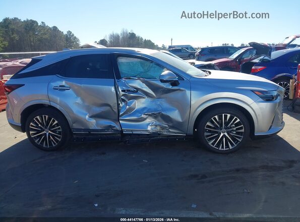 2T2BAMBA3SC058482 2025 LEXUS RX 350 Silver Rear interior view
