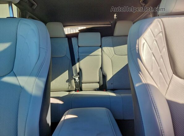 2T2BAMBAXRC049479 2024 LEXUS RX Silver Widok tylnych siedzeń