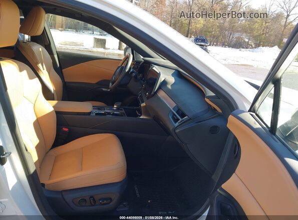 2T2BAMCA7PC037138 2023 LEXUS RX 350 White Front interior view