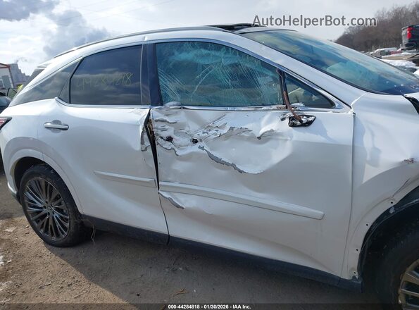 2T2BBMCA5PC003454 2023 LEXUS RX 350H White Widok wnętrza z tyłu