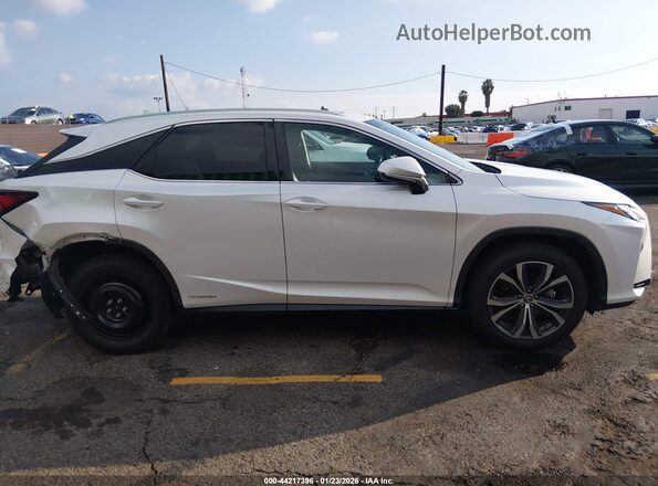 2T2BGMCA5JC022997 2018 LEXUS RX 450H White Vista interior trasera