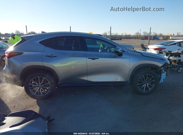 2T2GDCAZ9SC031611 2025 LEXUS NX 250 Silver Vista interior de 360 grados