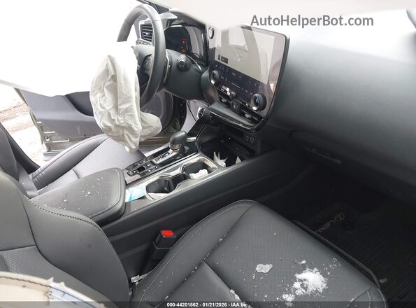 2T2GKCEZ9RC029769 2024 LEXUS NX 350H Зеленый Вид салона спереди
