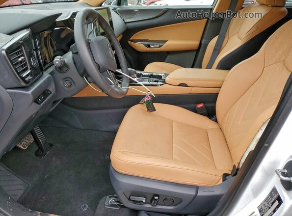 2T2HKCEZ4TC059807 2026 LEXUS NX Белый Вид салона спереди