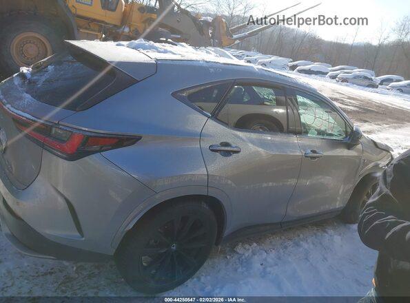 2T2KGCEZ6SC069454 2025 LEXUS NX 350 Silver Widok wnętrza z tyłu
