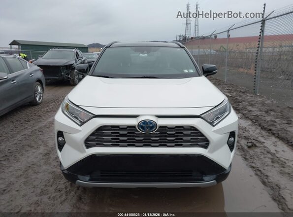 2T3EWRFV6LW051501 2020 TOYOTA RAV4 HYBRID Белый Вид задней части салона