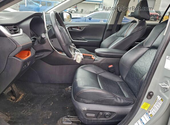 2T3J1RFV0MW153410 2021 TOYOTA RAV4 Серый Вид салона спереди