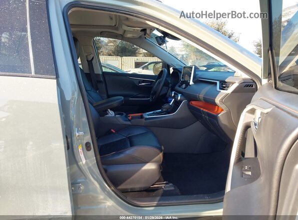 2T3J1RFV6KW031583 2019 TOYOTA RAV4 Green Front interior view