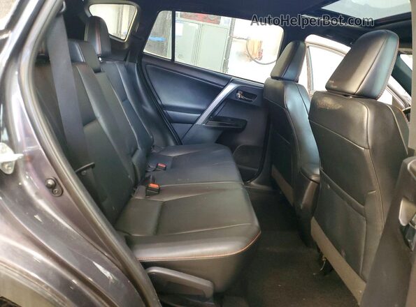 2T3JFREV2HW680292 2017 TOYOTA RAV4 Gray Widok wnętrza z tyłu