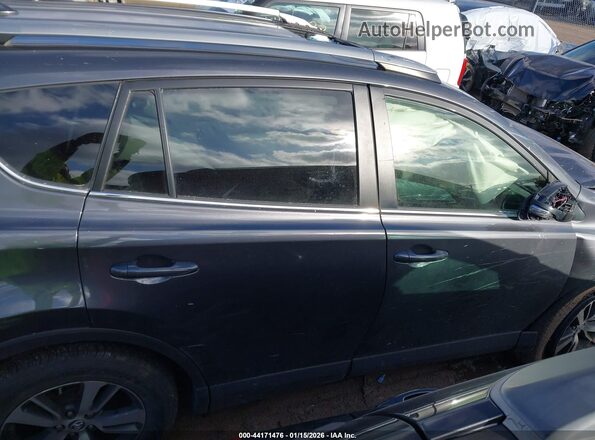 2T3RFREV5JW800658 2018 TOYOTA LE Серый Вид панели приборов