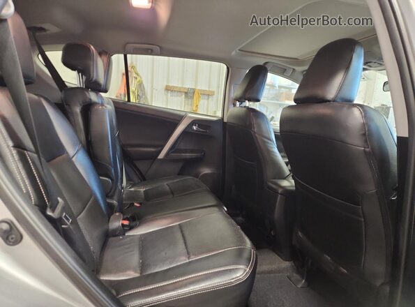 2T3RFREV8GW509323 2016 TOYOTA LE Silver Widok wnętrza z tyłu