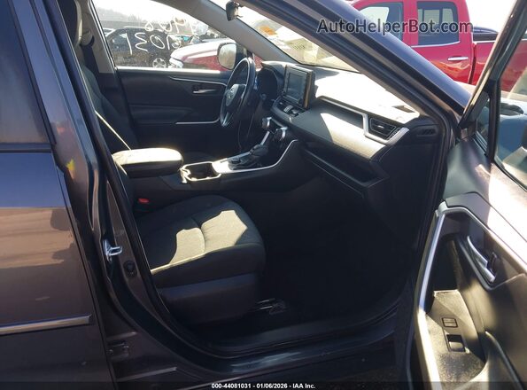 2T3RWRFV1LW085153 2020 TOYOTA LE Gold Front interior view