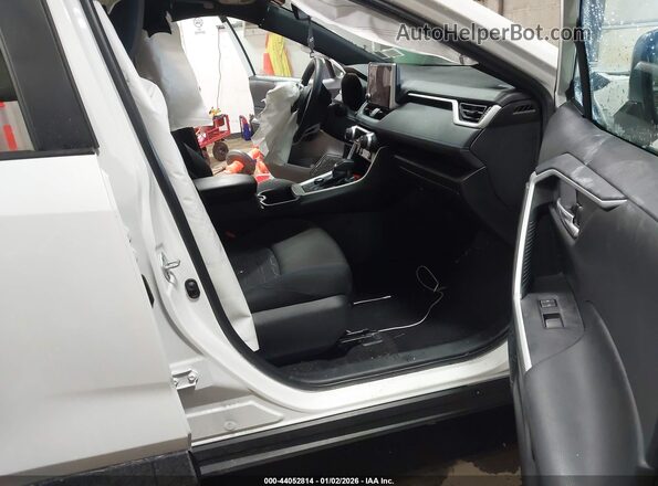2T3T6RFV9RW068714 2024 TOYOTA RAV4 HYBRID White Widok wnętrza z przodu