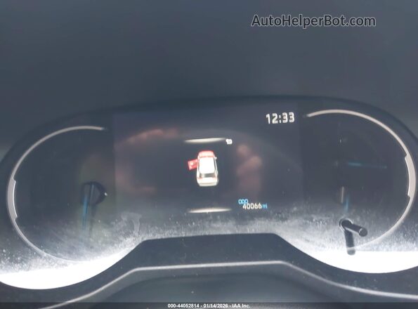 2T3T6RFV9RW068714 2024 TOYOTA RAV4 HYBRID White Widok tylnych siedzeń