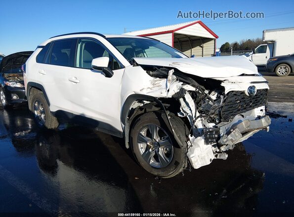 2T3W1RFV3RC283860 2024 TOYOTA LE Белый Передняя правая четверть