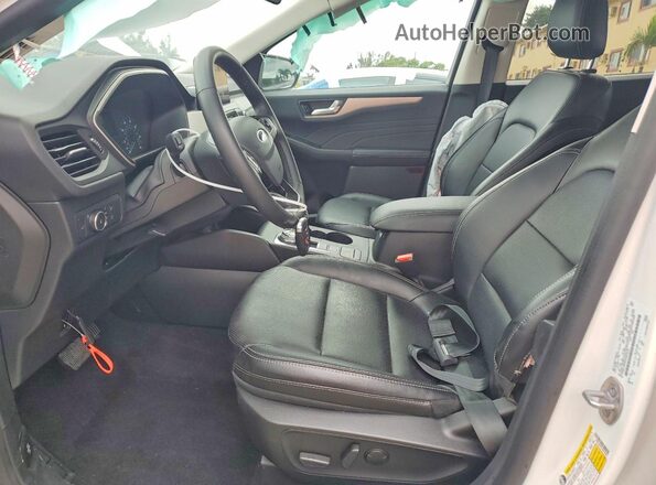 1FMCU0H67NUB78283 2022 FORD ESCAPE Белый Вид панели приборов