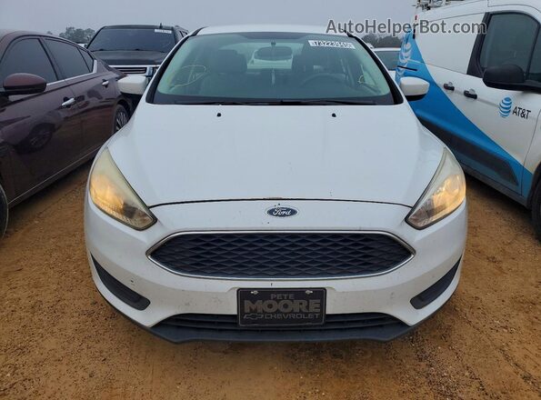 1FADP3F27JL324821 2018 FORD FOCUS Белый Вид спереди