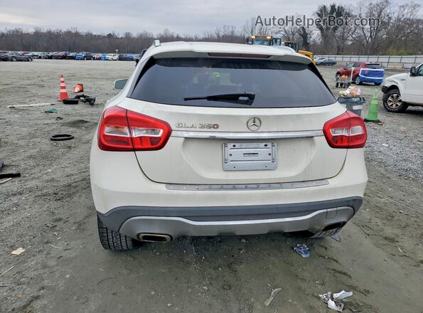 WDCTG4EB7JJ440247 2018 MERCEDES-BENZ GLA-CLASS White Widok wnętrza z przodu