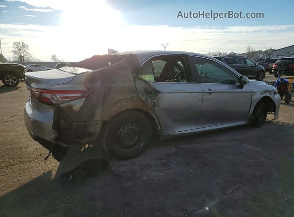 4T1B31HK0KU511467 2019 TOYOTA LE Серебряный Передняя правая четверть
