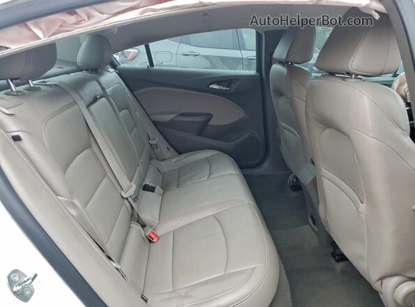 1G1BF5SM3H7104210 2017 CHEVROLET CRUZE White Widok wnętrza z tyłu