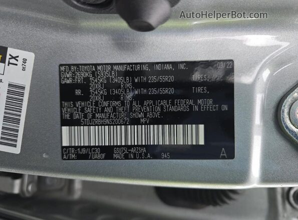 5TDJZRBH9NS200672 2022 TOYOTA HIGHLANDER Серебряный Вид задней части салона