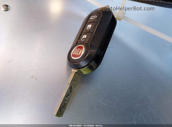 3C3CFFGE7GT221984 2016 FIAT 500E Синий Вид панели приборов