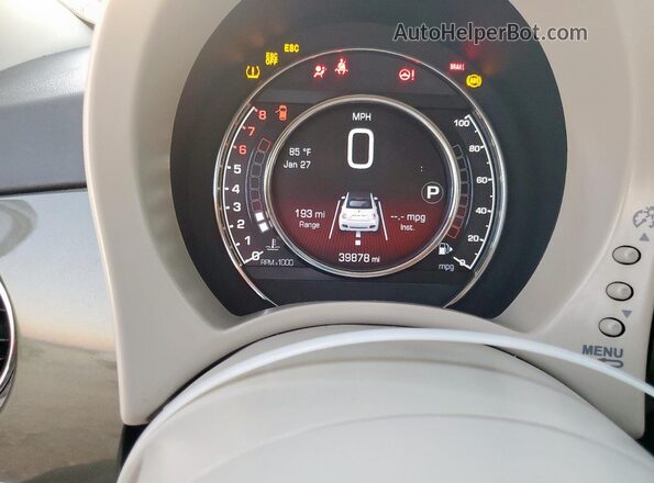 3C3CFFLH6JT377652 2018 FIAT 500 Зеленый Вид щитка приборов