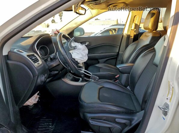 3C4NJCBB1KT699308 2019 JEEP COMPASS Белый Вид салона спереди