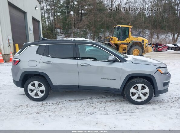 3C4NJDBB0KT703287 2019 JEEP COMPASS Silver Widok wnętrza z tyłu