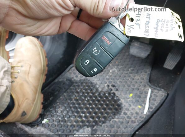 3C4NJDBB0KT703287 2019 JEEP COMPASS Silver Widok deski rozdzielczej