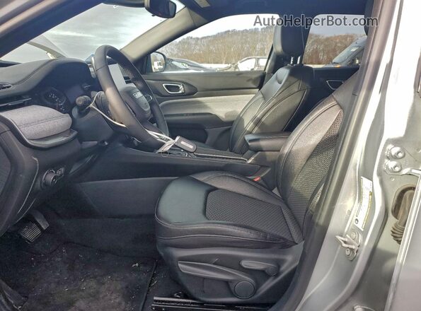 3C4NJDBN6RT138791 2024 JEEP COMPASS Серебряный Вид салона спереди