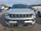 2024 Jeep Compass Latitude Серебряный vin: 3C4NJDBN6RT138791