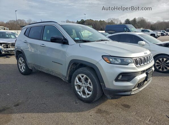 3C4NJDBN6RT138791 2024 JEEP COMPASS Серебряный Передняя правая четверть