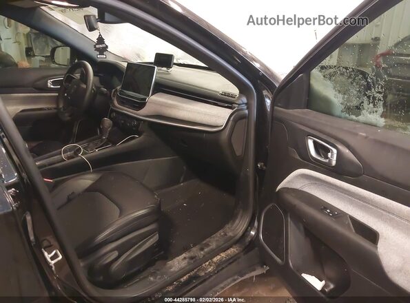 3C4NJDBN8RT155947 2024 JEEP COMPASS Черный Вид салона спереди