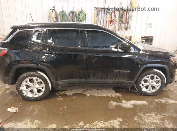 3C4NJDBN8RT155947 2024 JEEP COMPASS Черный Вид задней части салона