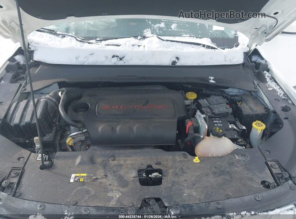 3C4NJDCB3HT688369 2017 JEEP NEW COMPASS White Widok z tyłu