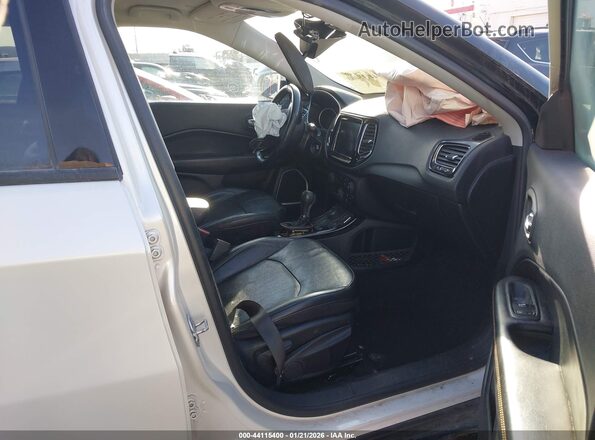 3C4NJDCB4MT604523 2021 JEEP COMPASS Белый Вид салона спереди