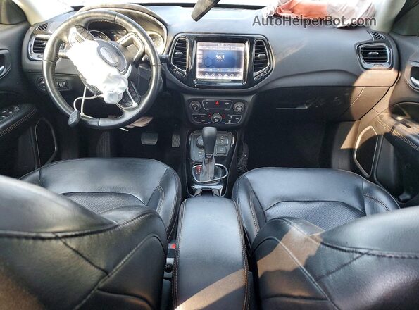 3C4NJDCB5JT437326 2018 JEEP COMPASS Синий Вид панели приборов