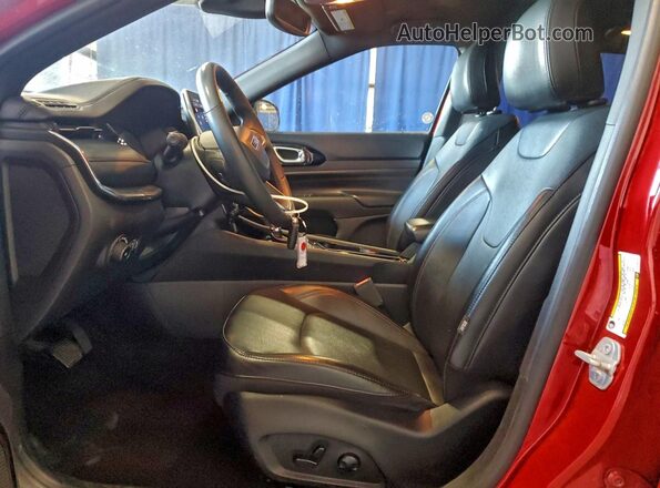 3C4NJDCN2PT557071 2023 JEEP COMPASS Red Widok wnętrza z przodu