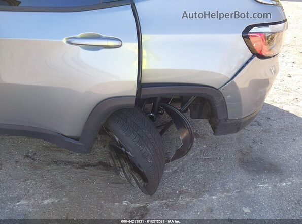 3C4NJDCN4PT542748 2023 JEEP COMPASS Silver Вид спереду